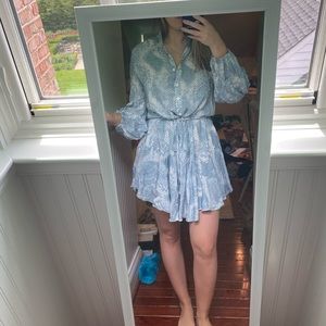 Vici cinched blouse/shirt dress blue snake print